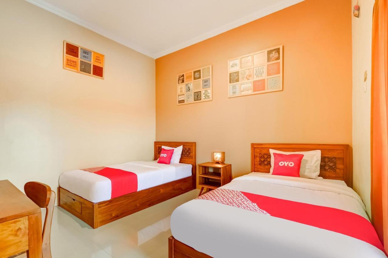 Super Oyo 3496 Griya Gayatri Syariah Hotel Melati Eksteriør billede